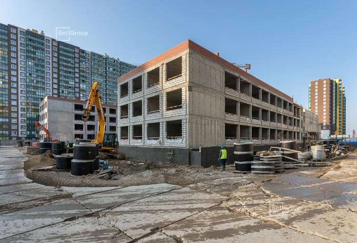 Продолжаются работы по устройству монолитных конструкций надземной части здания 3 и 4 блоков на уровне 3 этажа.