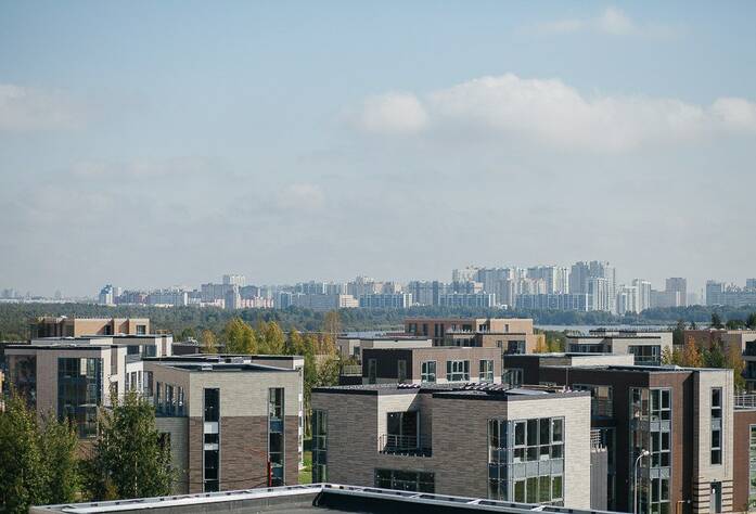 «Комплекс апартаментов Лахта Парк» (вид с высоты над комплексом на город)